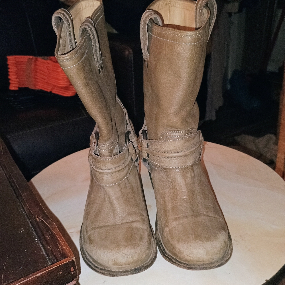 Frye Brand Boots , Leather, "Carmen" Grayish , Tan, Boots! - Picture 14 of 14